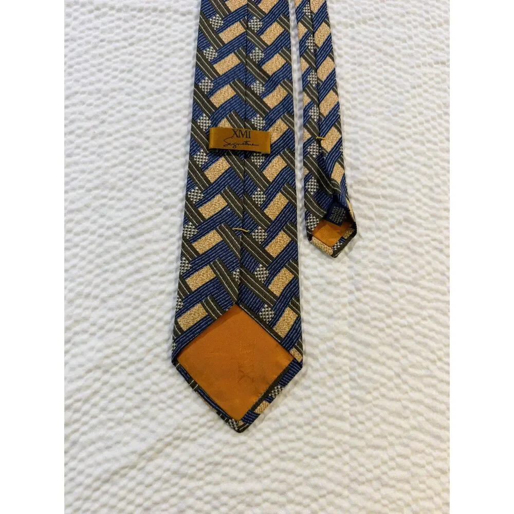 XMI Signature Woven Geometric Tie